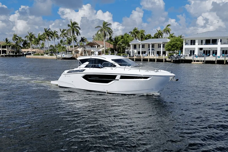Slide: The Image of Cruisers Yachts 42 Cantius 2024 - 8