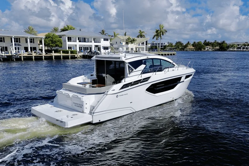 Slide: The Image of Cruisers Yachts 42 Cantius 2024 - 9