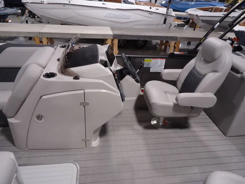 Slide: The Image of Starcraft Marine SLS 5 2025 - 12