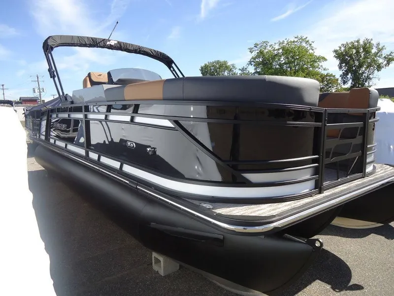 Slide: The Image of Starcraft Marine SLS 3 2026 - 1