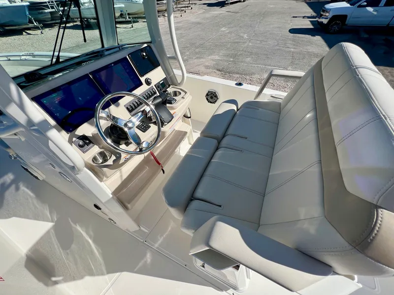 Slide: The Image of Boston whaler 28 DNT 2026 - 17