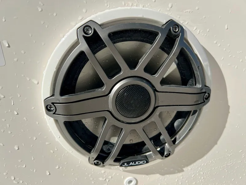 Slide: The Image of Boston whaler 28 DNT 2026 - 25