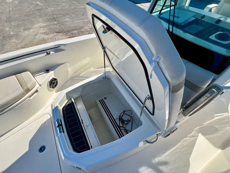 Slide: The Image of Boston whaler 28 DNT 2026 - 28