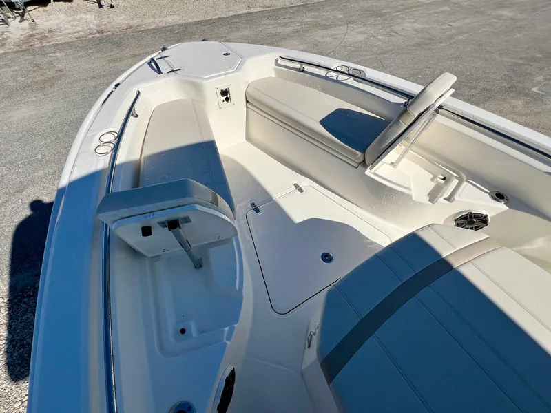 Slide: The Image of Boston whaler 28 DNT 2026 - 30