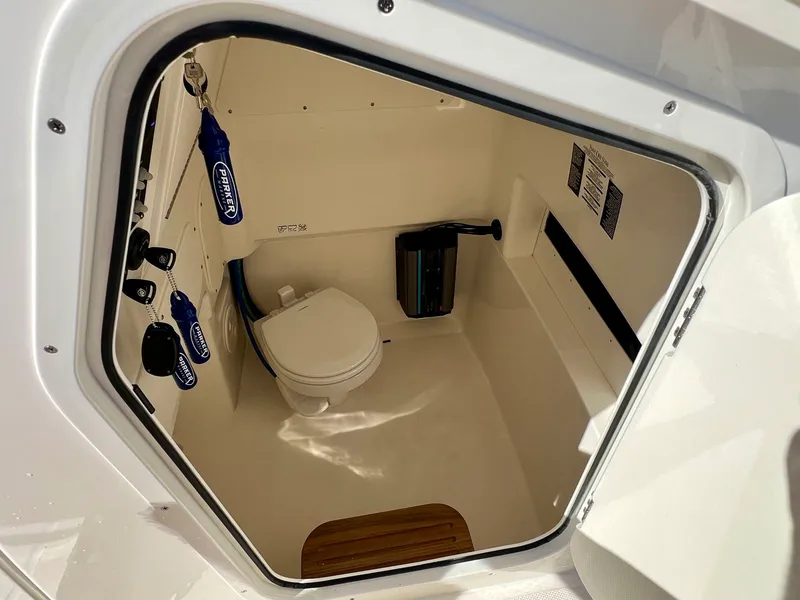 Slide: The Image of Boston whaler 28 DNT 2026 - 33