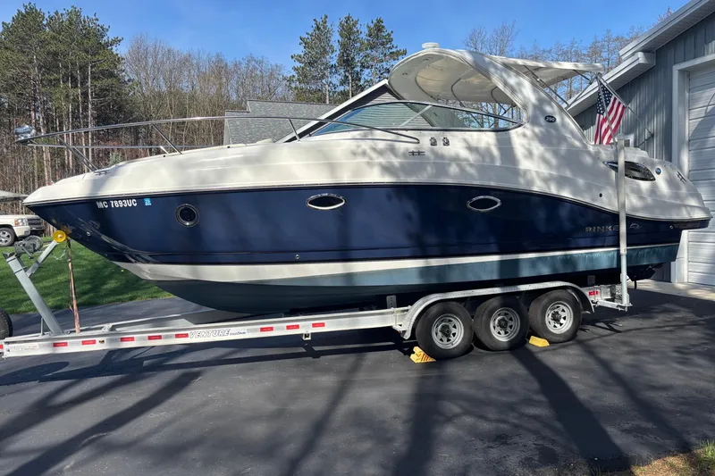 Slide: The Image of Rinker 290 Express Cruiser 2014 - 39