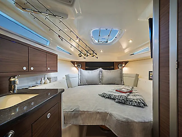 Slide: The Image of Boston Whaler 325 Conquest 2026 - 9