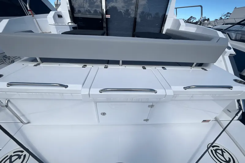 Slide: The Image of Cruisers Yachts 42 Cantius 2024 - 24