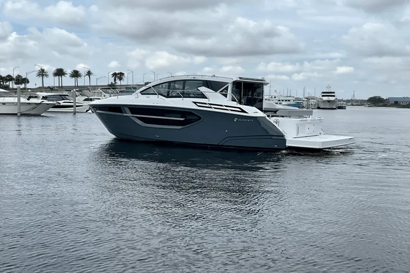 Slide: The Image of Cruisers Yachts 42 Cantius 2024 - 8