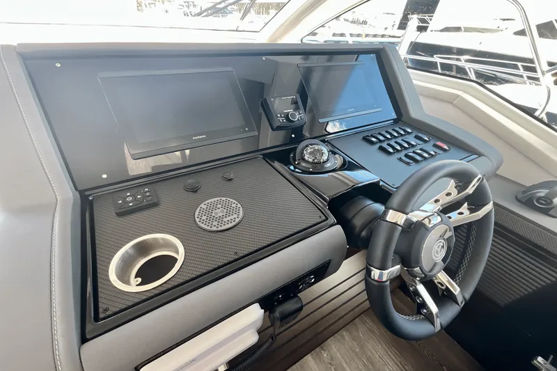 Slide: The Image of Cruisers Yachts 42 Cantius 2024 - 9