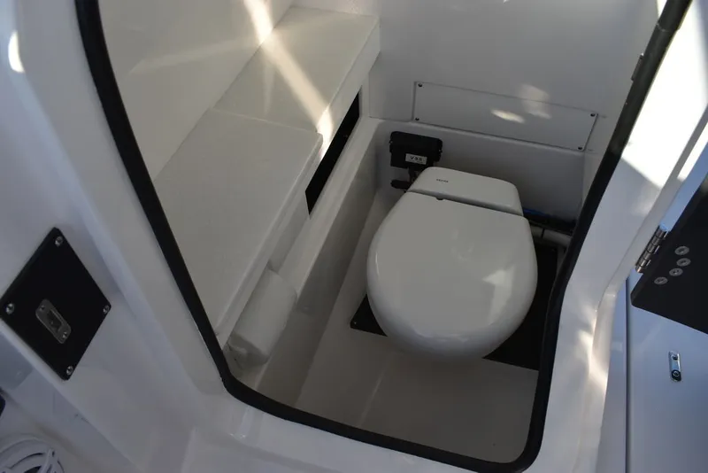 Slide: The Image of Blackfin 252DC 2024 - 34