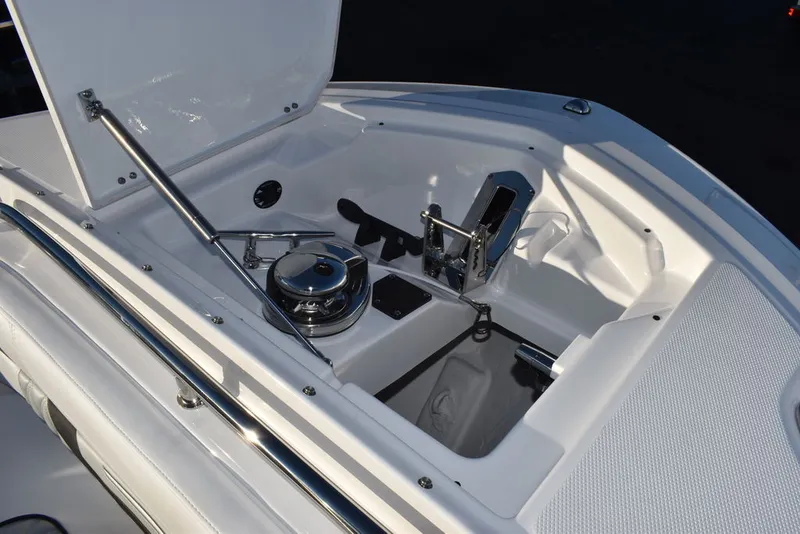 Slide: The Image of Blackfin 252DC 2024 - 58