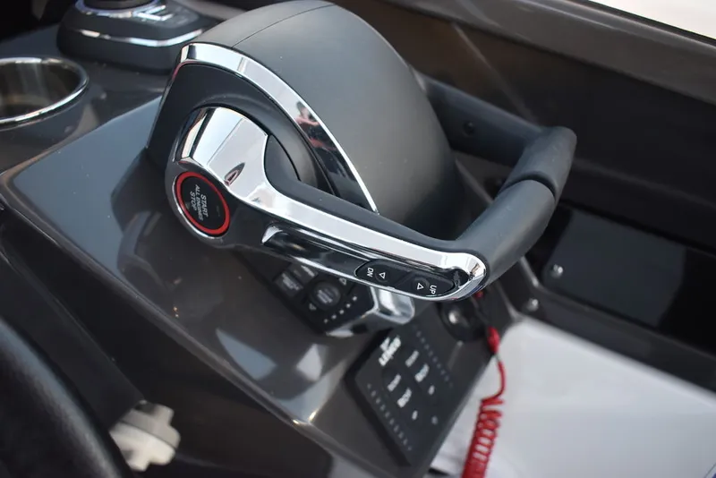 Slide: The Image of Blackfin 272DC 2024 - 47