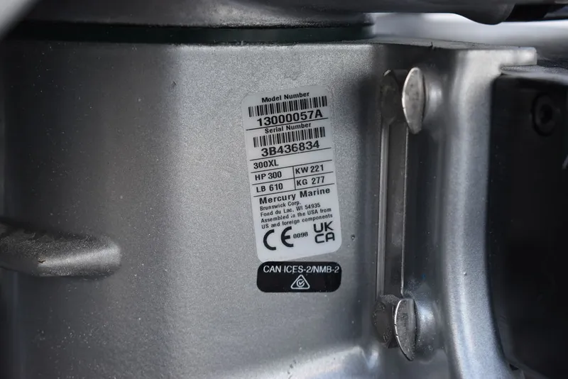 Slide: The Image of Blackfin 272DC 2024 - 50