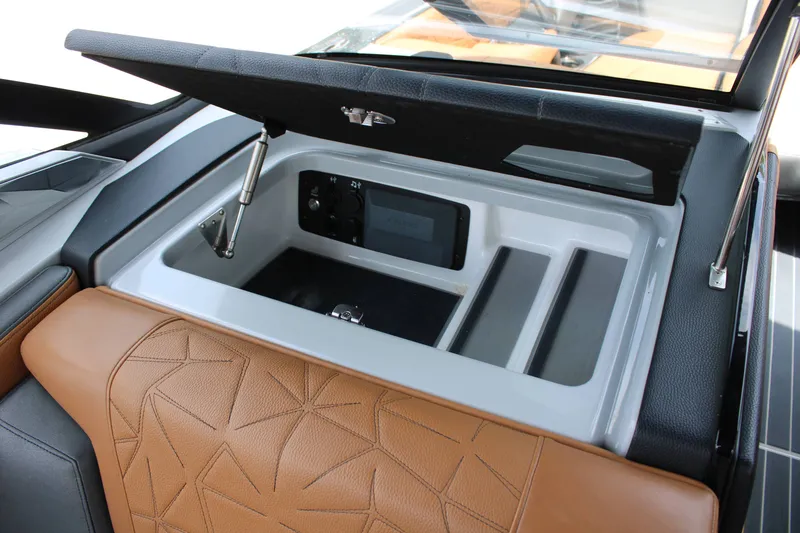 Slide: The Image of Nautique G25 Paragon 2021 - 12