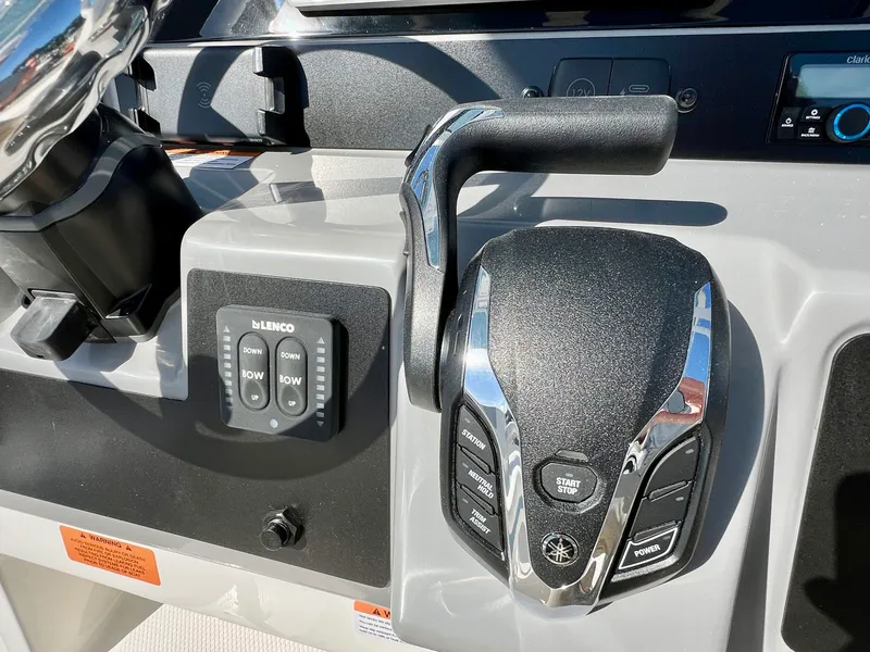 Slide: The Image of Robalo 246 2026 - 20