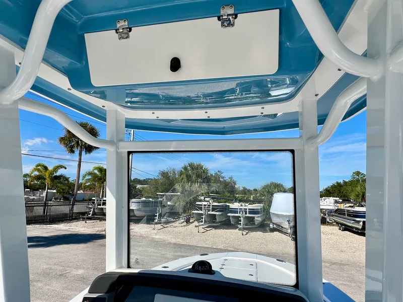 Slide: The Image of Robalo 246 2026 - 21