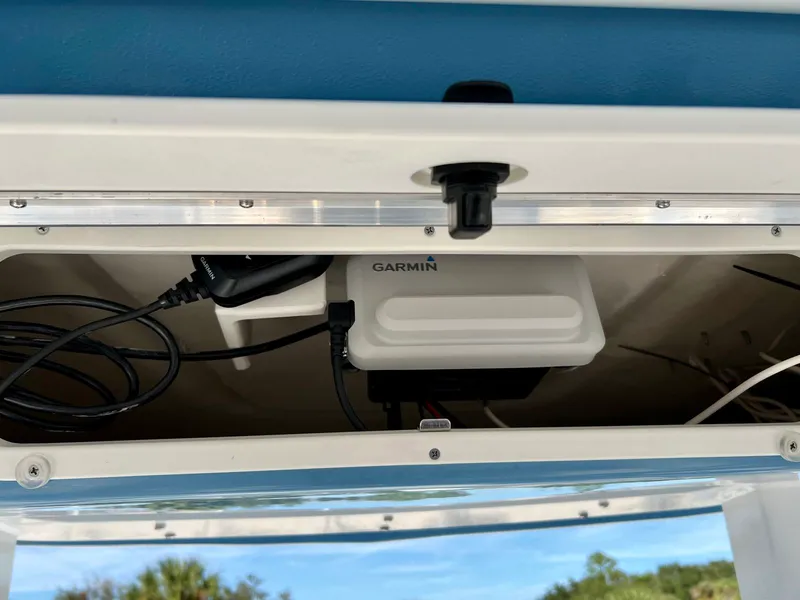 Slide: The Image of Robalo 246 2026 - 23