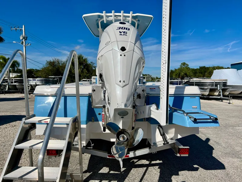 Slide: The Image of Robalo 246 2026 - 6