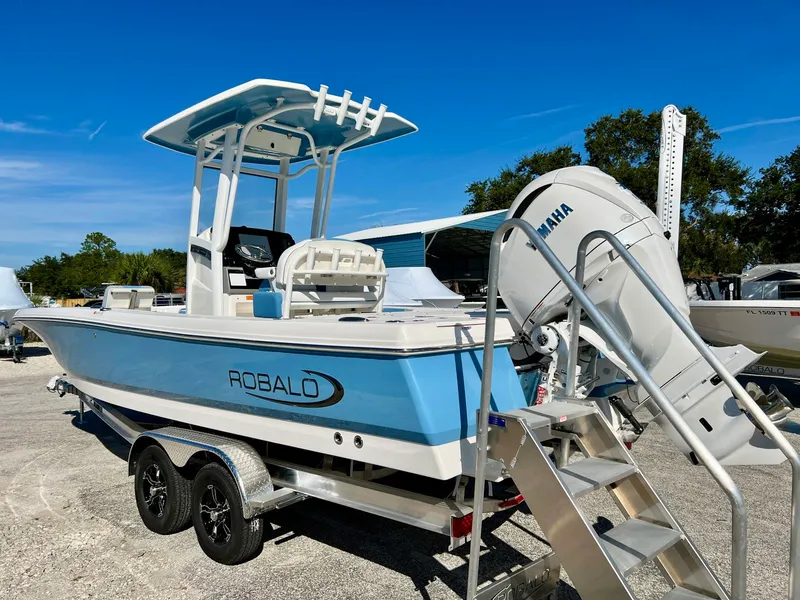 Slide: The Image of Robalo 246 2026 - 7