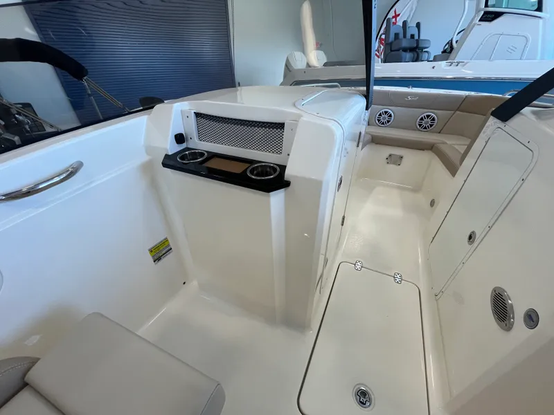 Slide: The Image of Scout 215 Dorado 2024 - 11