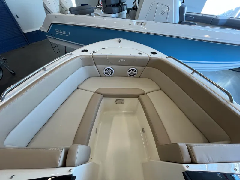 Slide: The Image of Scout 215 Dorado 2024 - 14