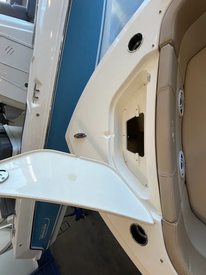 Slide: The Image of Scout 215 Dorado 2024 - 16