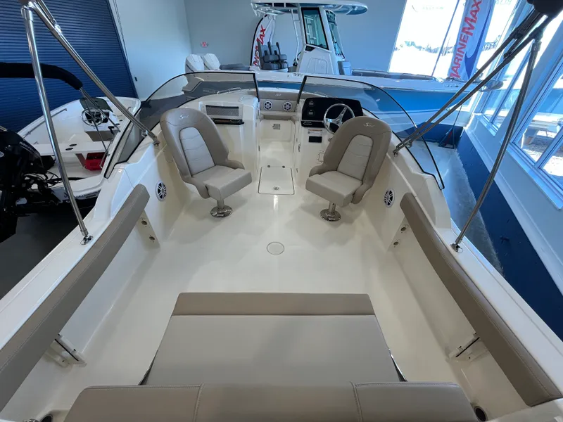 Slide: The Image of Scout 215 Dorado 2024 - 6