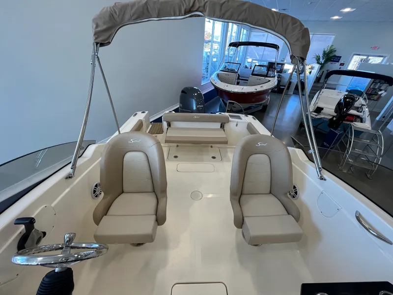 Slide: The Image of Scout 215 Dorado 2024 - 8