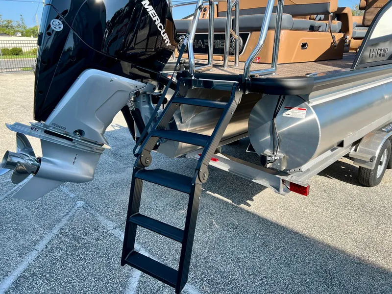 Slide: The Image of Harris Grand Mariner 230 2026 - 19