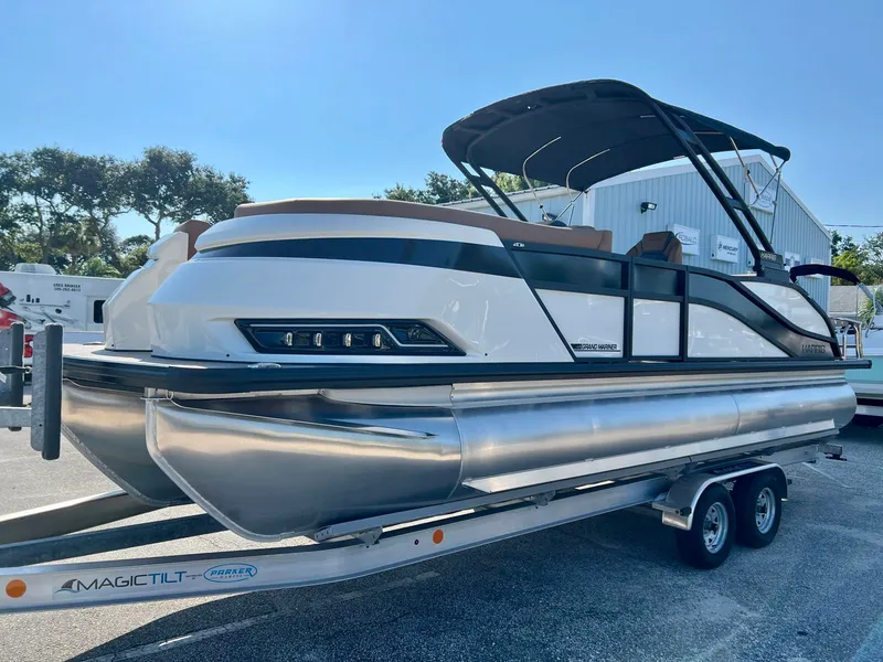 Slide: The Image of Harris Grand Mariner 230 2026 - 2