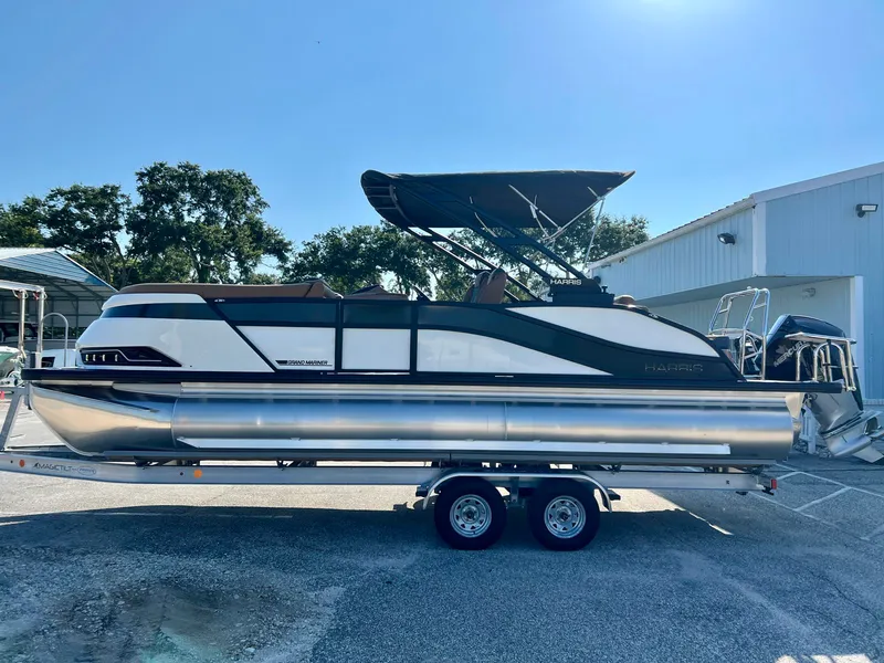 Slide: The Image of Harris Grand Mariner 230 2026 - 3