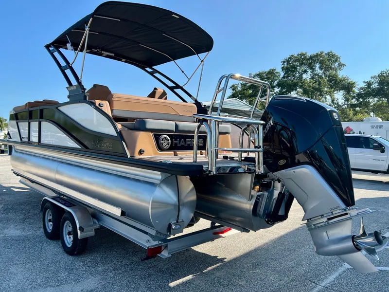 Slide: The Image of Harris Grand Mariner 230 2026 - 4