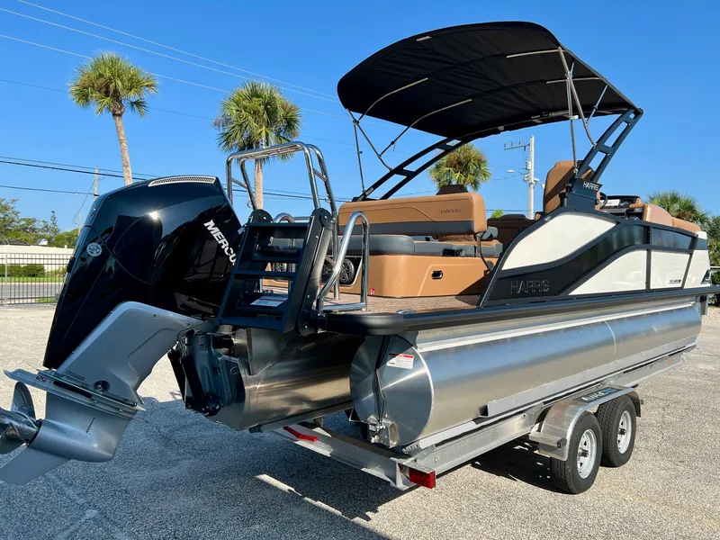 Slide: The Image of Harris Grand Mariner 230 2026 - 6