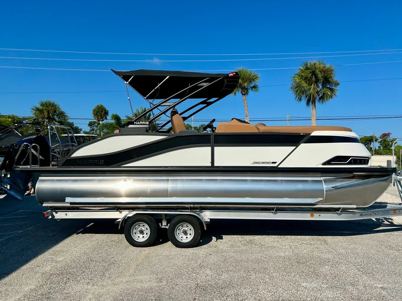 Slide: The Image of Harris Grand Mariner 230 2026 - 7