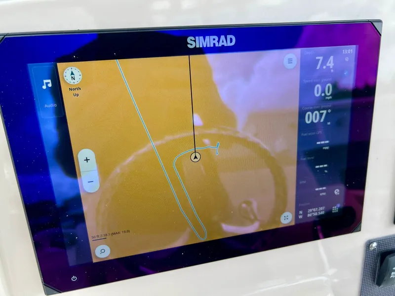 Slide: The Image of Boston whaler 25DNT 2026 - 20