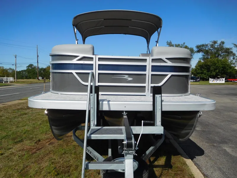 Slide: The Image of Bennington 23 SS 2025 - 1