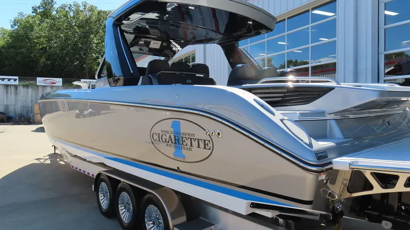 Slide: The Image of Cigarette 41 Nighthawk SD 2024 - 1