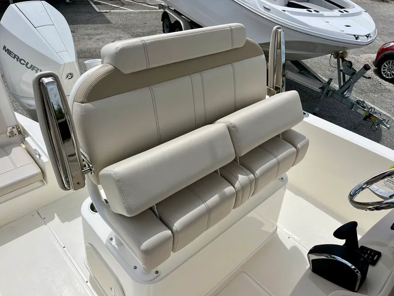 Slide: The Image of Boston whaler 22DNT 2026 - 11