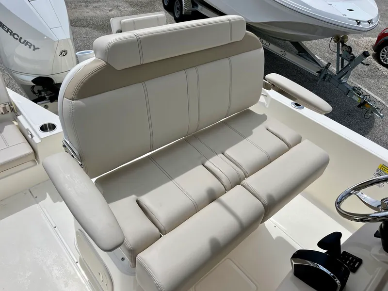 Slide: The Image of Boston whaler 22DNT 2026 - 12