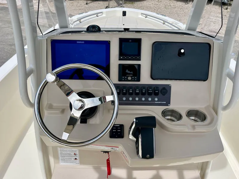 Slide: The Image of Boston whaler 22DNT 2026 - 13