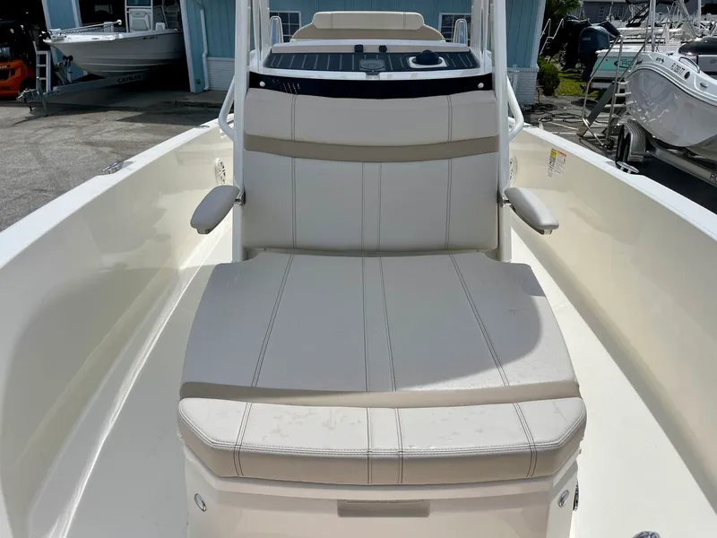 Slide: The Image of Boston whaler 22DNT 2026 - 21