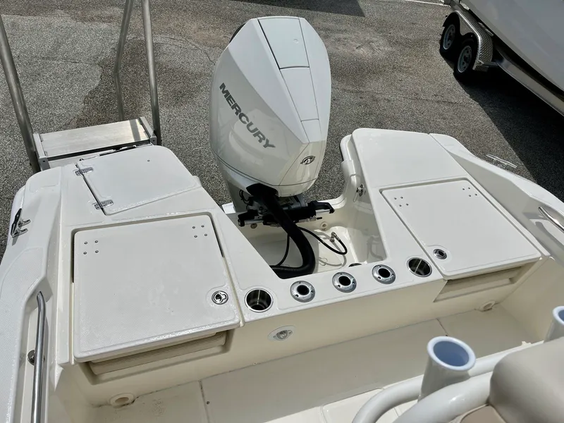 Slide: The Image of Boston whaler 22DNT 2026 - 8