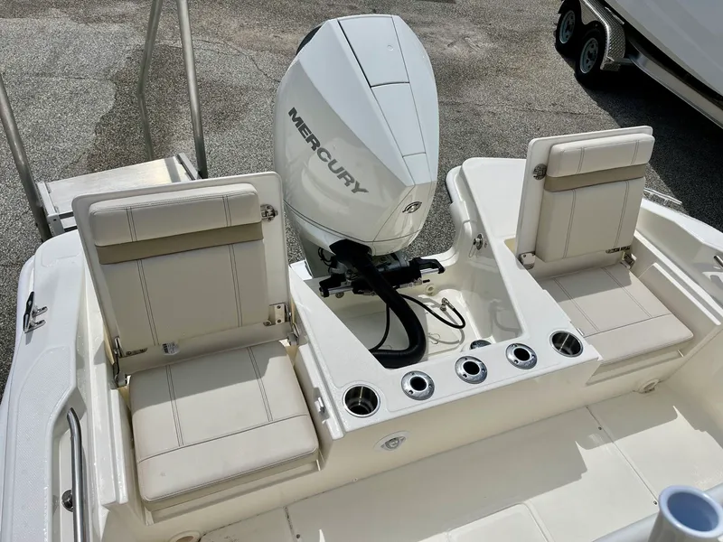 Slide: The Image of Boston whaler 22DNT 2026 - 9