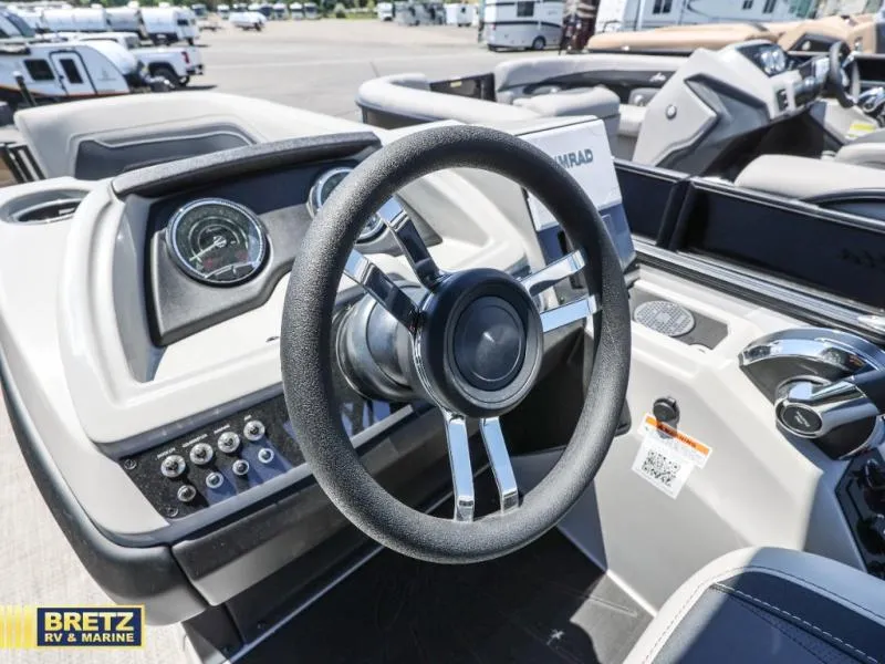 Slide: The Image of Barletta Boats C22UC 2026 - 19