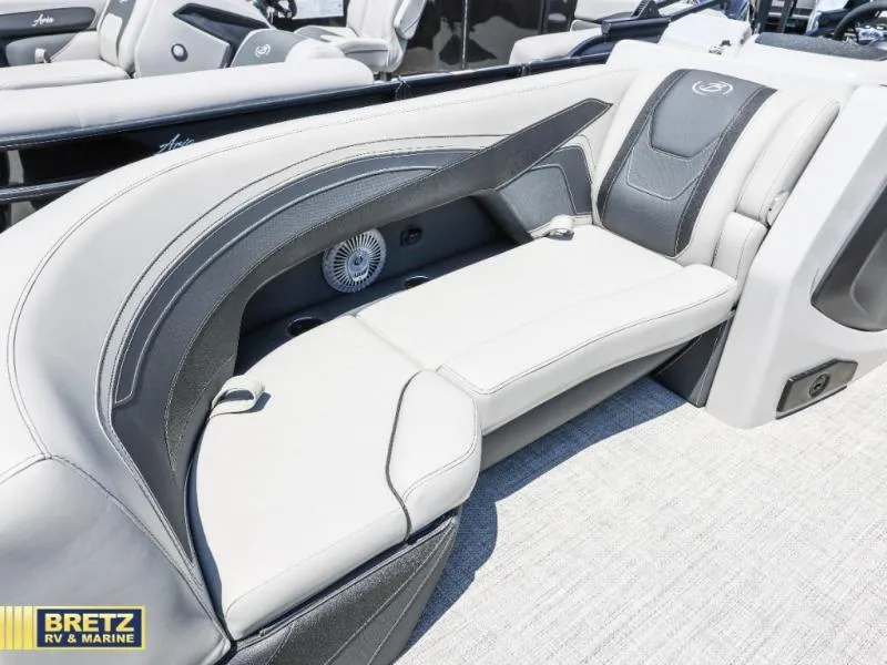 Slide: The Image of Barletta Boats C22UC 2026 - 12