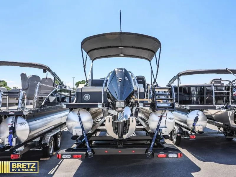 Slide: The Image of Barletta Boats C22UC 2026 - 3