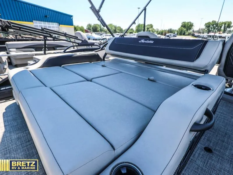 Slide: The Image of Barletta Boats C22UC 2026 - 21