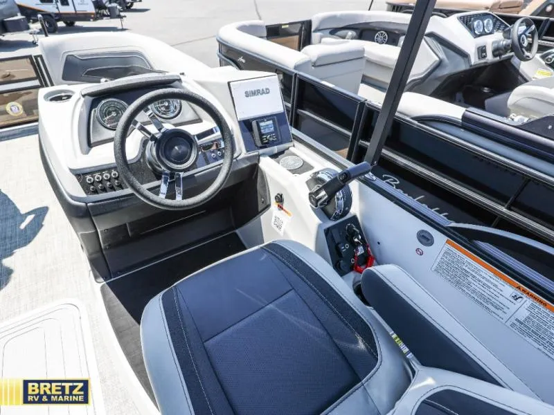 Slide: The Image of Barletta Boats C22UC 2026 - 17