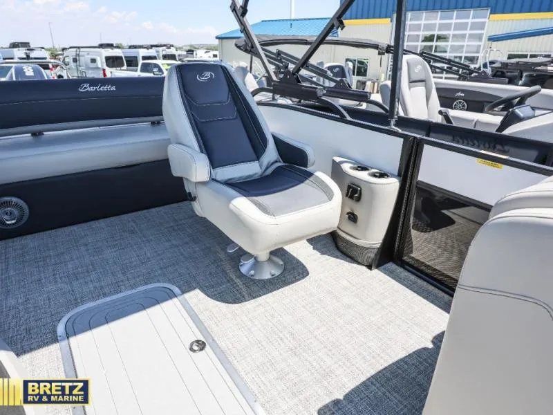 Slide: The Image of Barletta Boats C22UC 2026 - 15